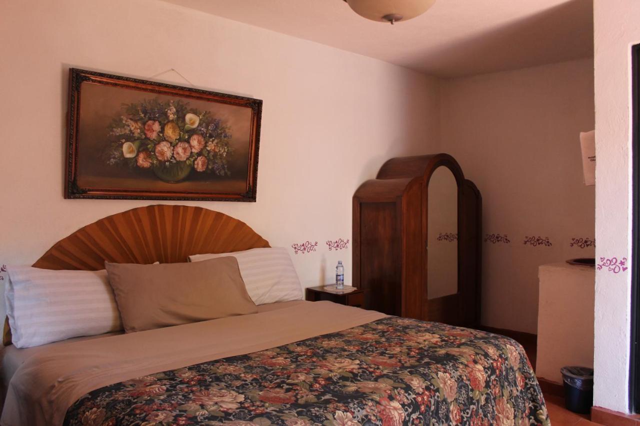 Hotel Posada Chamacuero Comonfort Buitenkant foto